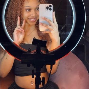 Meet your Posher, Kaisha